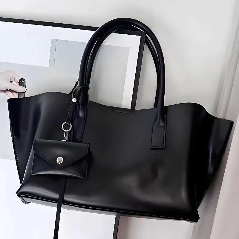 Designer bag Fi Luxury Wens Tote Bag Large Capacity Simple Versatile Designer Handbag Highquality Texture Shoder Bag Underarm Bag Y251029