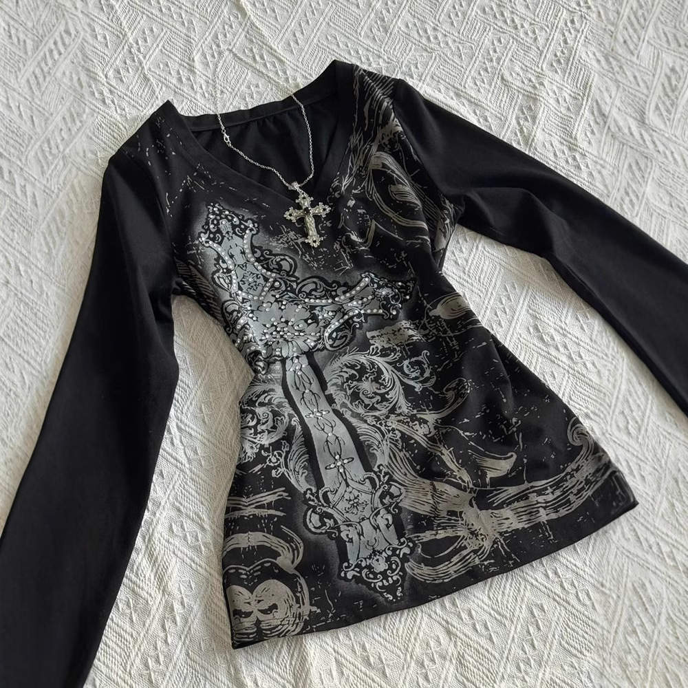 Designer clothing black printed T-shirt women's American retro spring new V-neck long sleeved waist slimming top