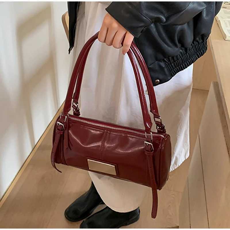 Designer bag Brand Buckle Strap Shoder Bag Simple Ladies Handbag Large Capacity Black Cmuter Tote Bag Trend Waxed Leather Wen Bag Y251029