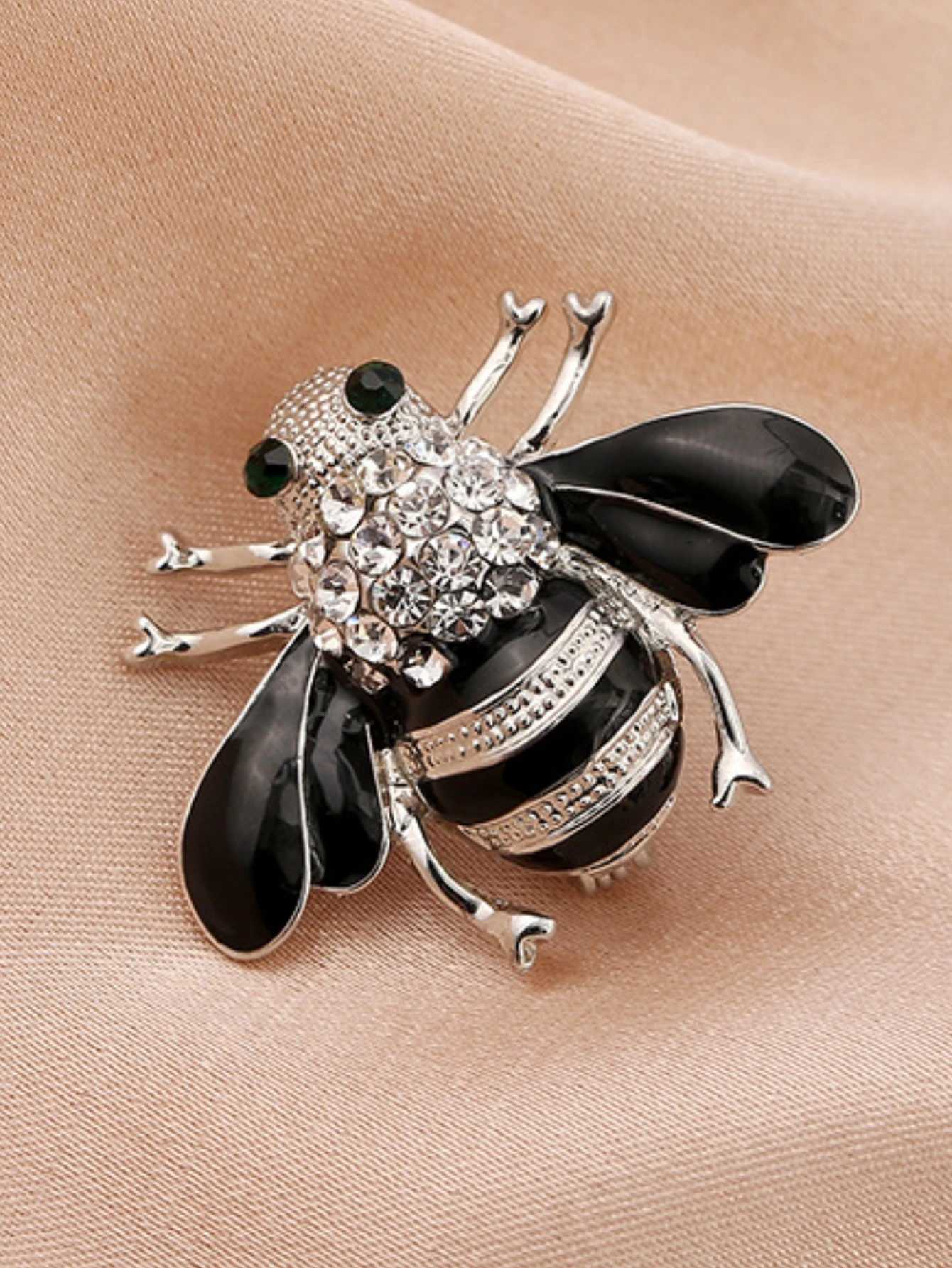 1 piece of womens European and American trendy little bee pearl brooch for fashionable dressing banquet party holiday gift Y251029