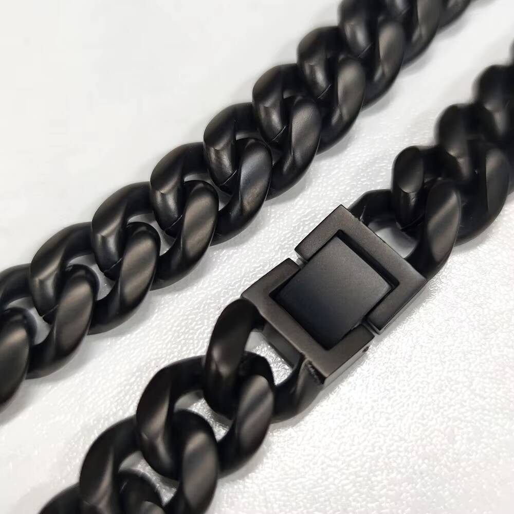 Custom Matte Black Cuban Link Chain Necklace Stainless Steel Cuban Link Chain Designer's style