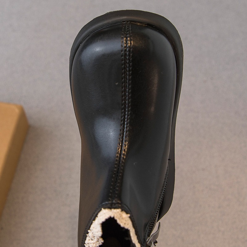 New fashionable girls' leather boots with wool lining, warm cotton boots, children's baby short boots, children's Martin boots, trendy 