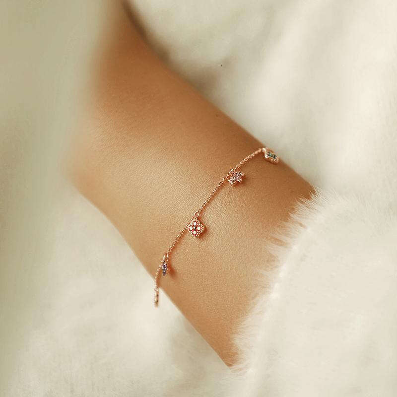 Sun Li French Elegant Lucky Four-Leaf Clover Bracelet Light High-End Exquisite Jewelry High-Precision Electroplating