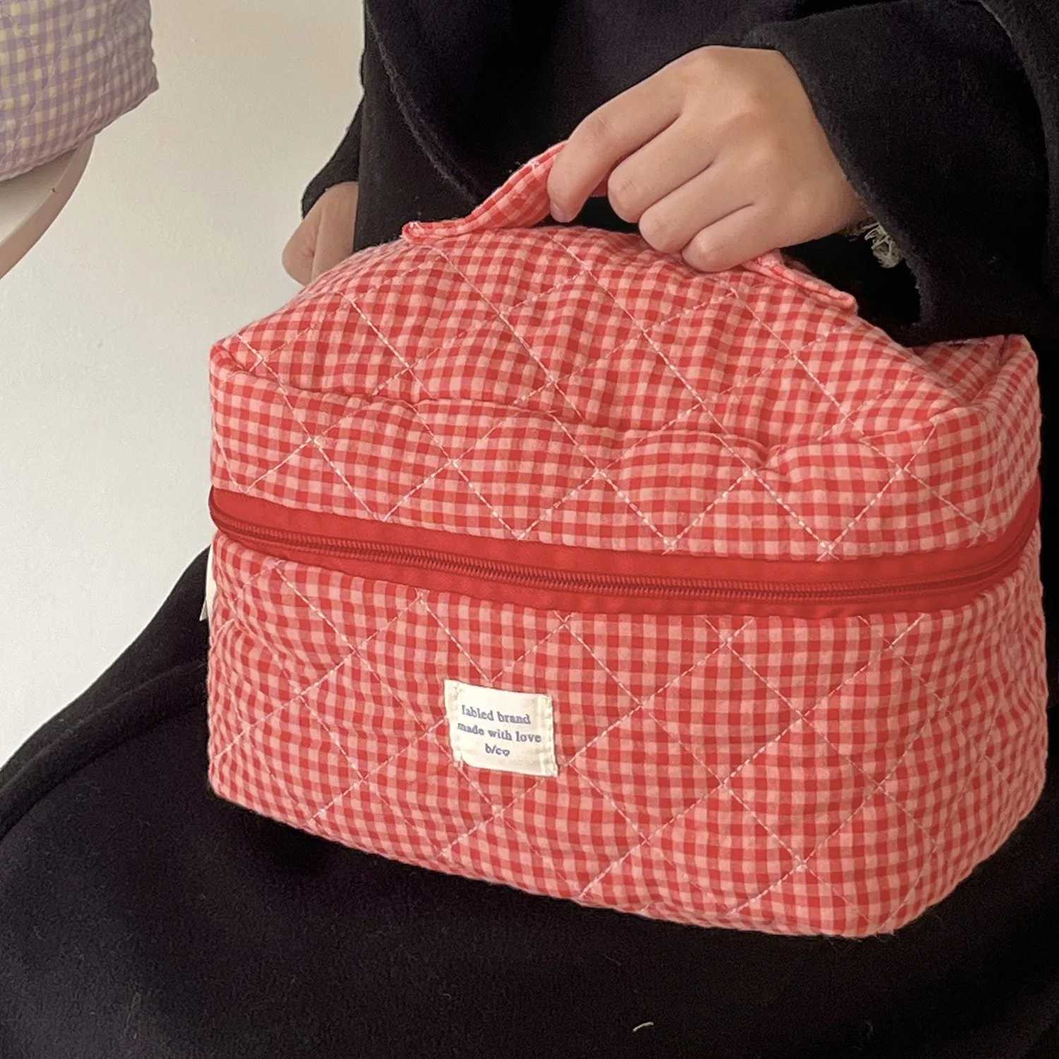 Women Large Capacity Cotton Makeup Bag Portable Travel Toiletry Bag Checkered Cosmetic Bag Girls Skincare Brushes Storage Bag J251115