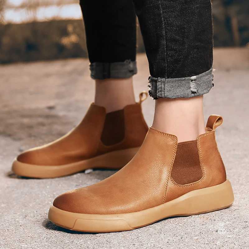 Winter Leather Men Ankle Boots with Fur High Quanlity Man Chelsea Boots Outdoor Casual Shoes Noslip High Top Male Work Shoes Z251029