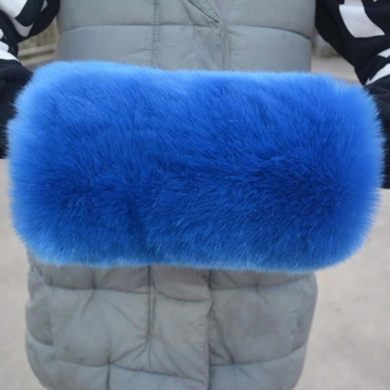 Soft Luxurious Rabbits Hair Hand Muffs 2820cm Women Hand Warming Accessories for Winter 251030