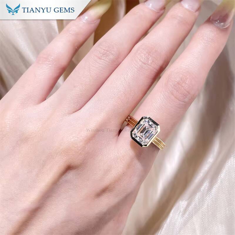 Tianyu Custom 14K 18K Solid Gold Jewelry 7x9mm Emerald Cut Moissanite Ring Engagement Factory Price Diamond Engagement Ring