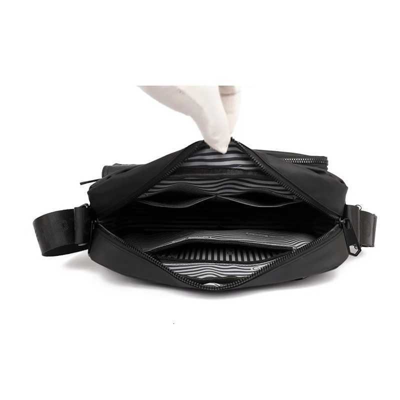 Basic style of mens shoder bag suitable for daily cmuting adjustable strap Mailman bag business leisure shoder bag Y251011