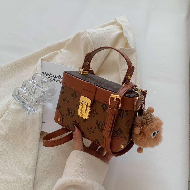 Ladies Popular Messenger Temperament Portable Small Bag