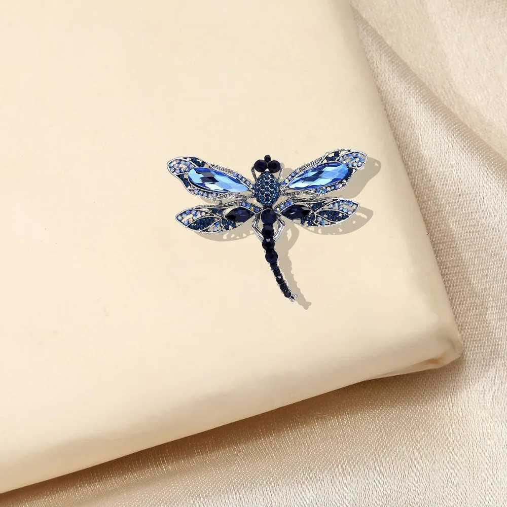 Diamond Dragonfly Brooch Universal Insect Alloy Corsage Pin Trendy Versatile Clothes Backpack Scarf Accessories Brooches Y251029