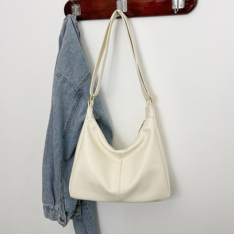 2025 Summer New Women's Fashion Large Capacity Synthetic Leather Handbag Casual Simple Classic Work Shoulder Bag Student Fashion Crossbody Bag