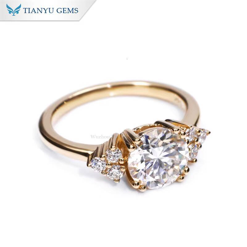 Tianyu Gems Custom Made 75mm Round Hearts and Arrows Cut Moissanite 10k 14k 18k Yellow Gold Rings for Women Engagement