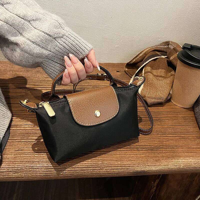 Vintage Fashionable And Versatile Women's Single Shoulder Messenger With A Highend Nylon Dumpling Bag Suitable For Daily Use