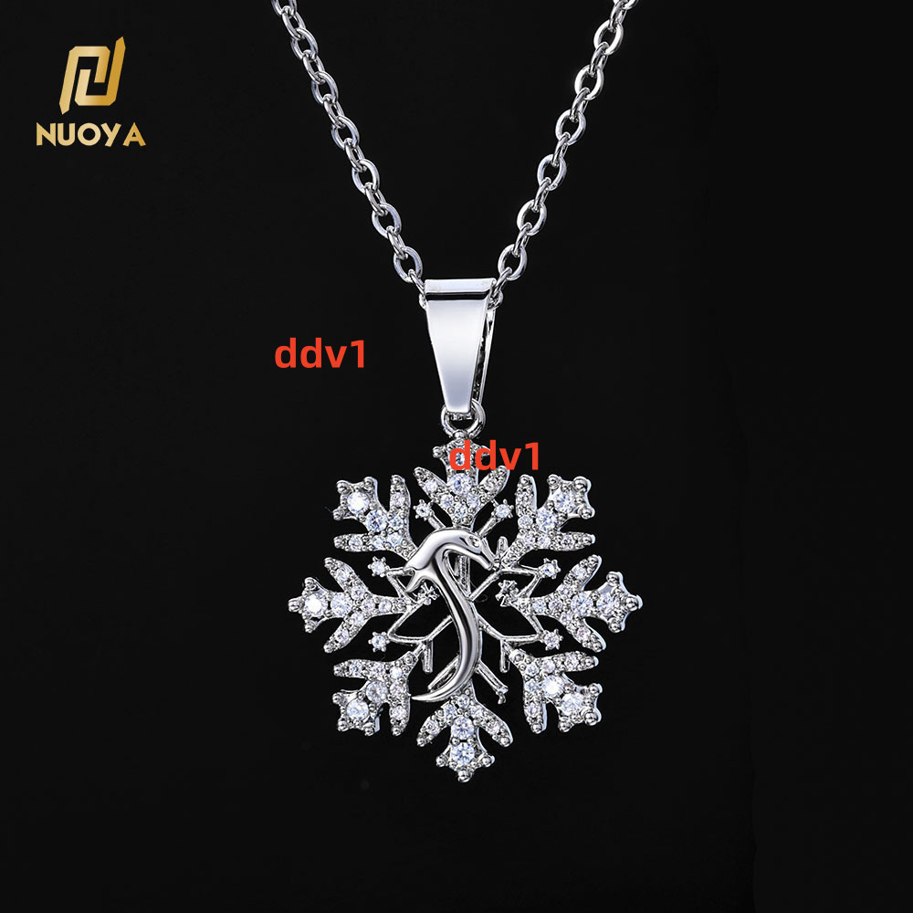 NUOYA Fashion Christmas Jewelry Silver Plated Snowflake Pendant Stainless Steel Fine Chain Charm Pendant Gift for Women Designer's style