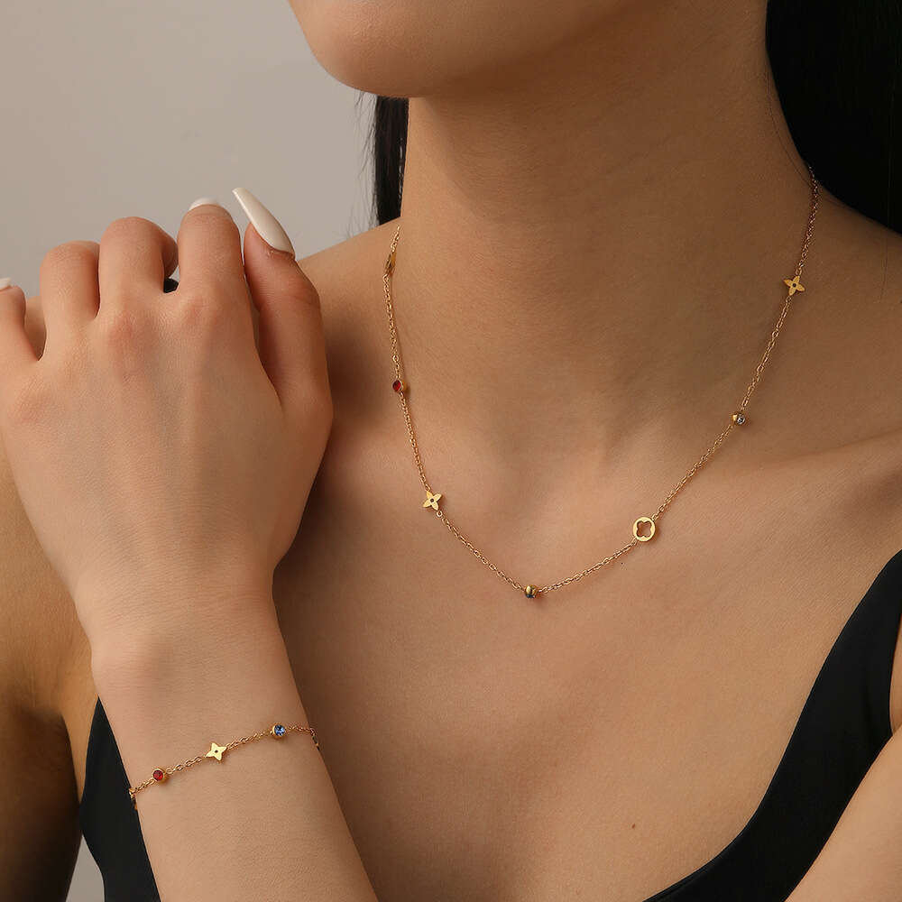 French Style Light Colorful Dia Four-Leaf Titanium Steel Bracelet for Women Exquisite High-End New Elegant Hollow Flower Set