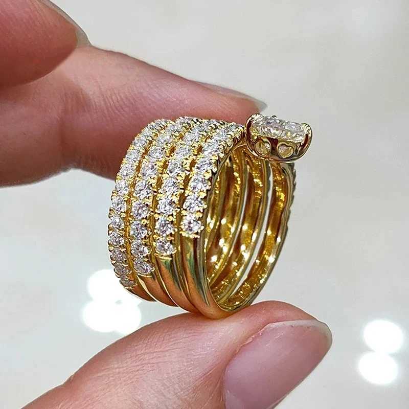 Huitan Multilayer Rings Heart Cubic Zirconia Luxury Wedding Accessories for Women Newly Designed Female Ring Engagement JewelryW251030