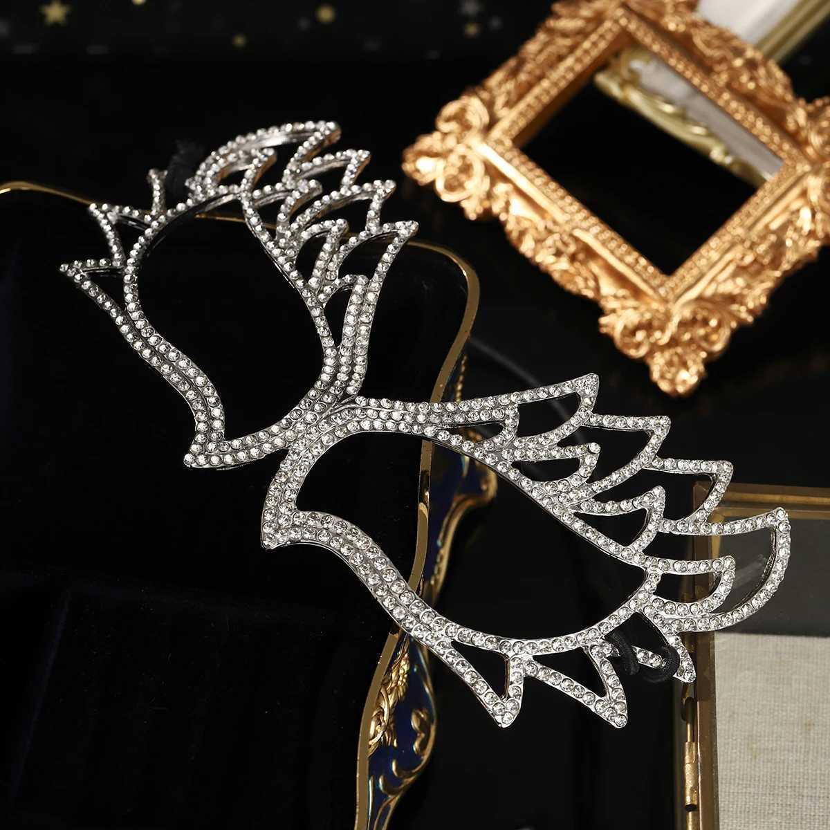 Luxury Silver Fox Mask Halloween Alloy Baroque Rhinestone Eye Mask For Women Masquerade Party Jewelry AccessoriesW251029