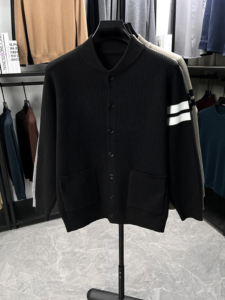 Light men knitted round neck cardigan highend trend double stripes comfort texture button sweater coat jacket 251017