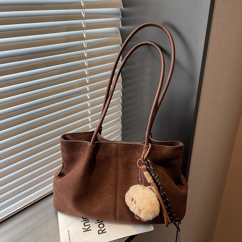 Autumn women's fashionable large capacity synthetic leather handbag, casual simple classic work shoulder bag, popular college student fashion cro