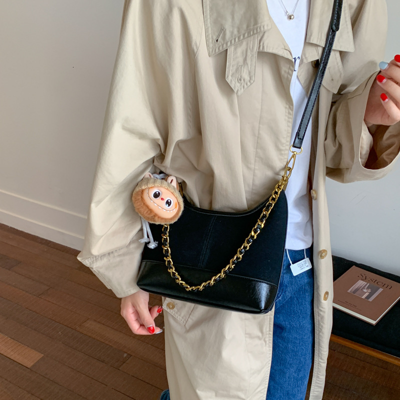 New Women's Large Capacity Bag Fashionable Suede Retro Single Shoulder Underarm Bag Simple Casual Handheld Bucket Bag Trendy Designer Bag