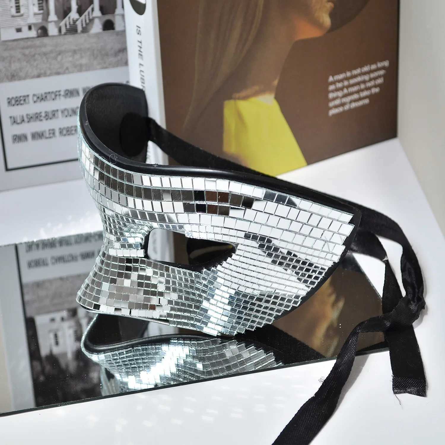 Disco Ball Glitter Face Mask Venetian Masquerade Mask for Women Men Party Prom Ball Bright Silver Mirror Eye Covers HalloweenW251029