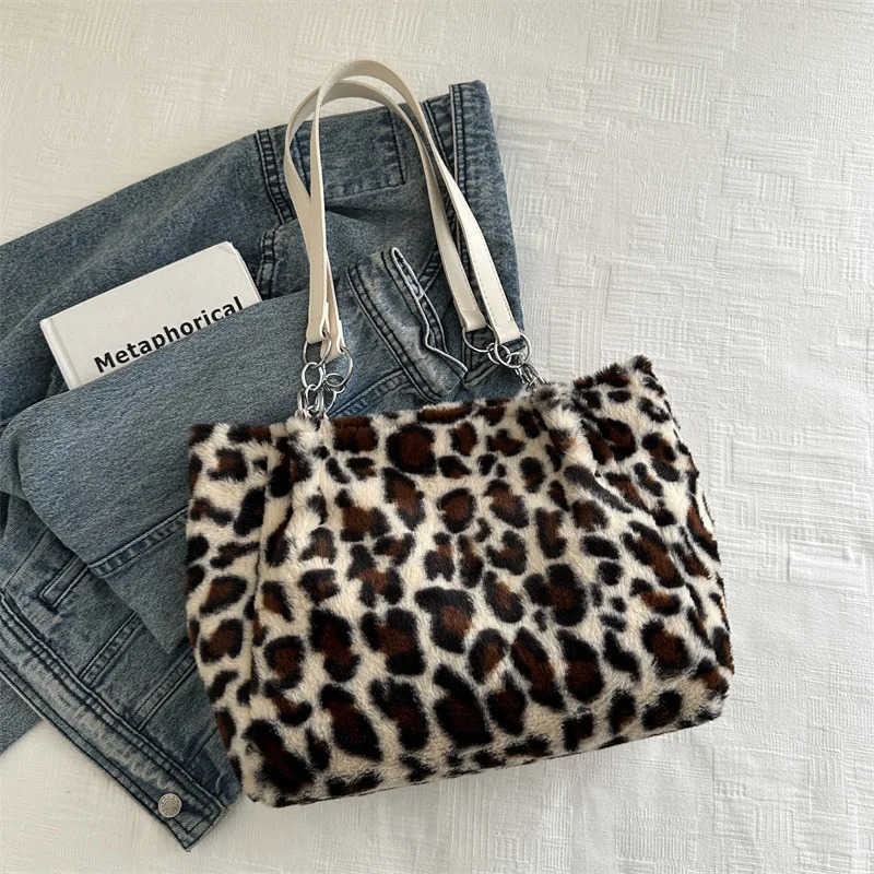 New Leopard Print Fur Bags Women Fashion Portable Faux Fur Handbags Winter Soft Warm Bag Girls Fluffy Large Capacity Tote Purse M251030