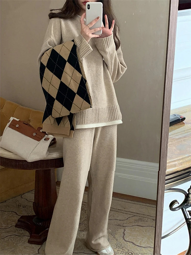 REALEFT Autumn Winter 2 Pieces Womens Sets Knitted Tracksuit Patchwork ONeck Sweater and Loose Wide Leg Pants Pullover Suits 251029