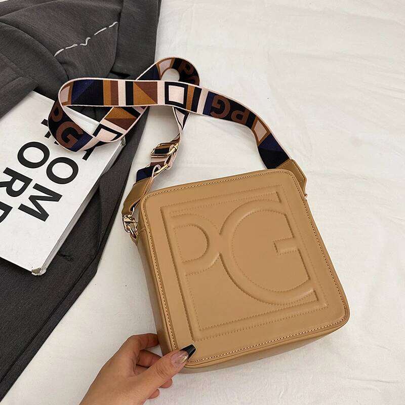 Designer Bags Fashionable Ladies Shoulder Premium Leather Tote Handbag Spacious Women's Zipper Crossbody Bag With Pockets Hot Selling