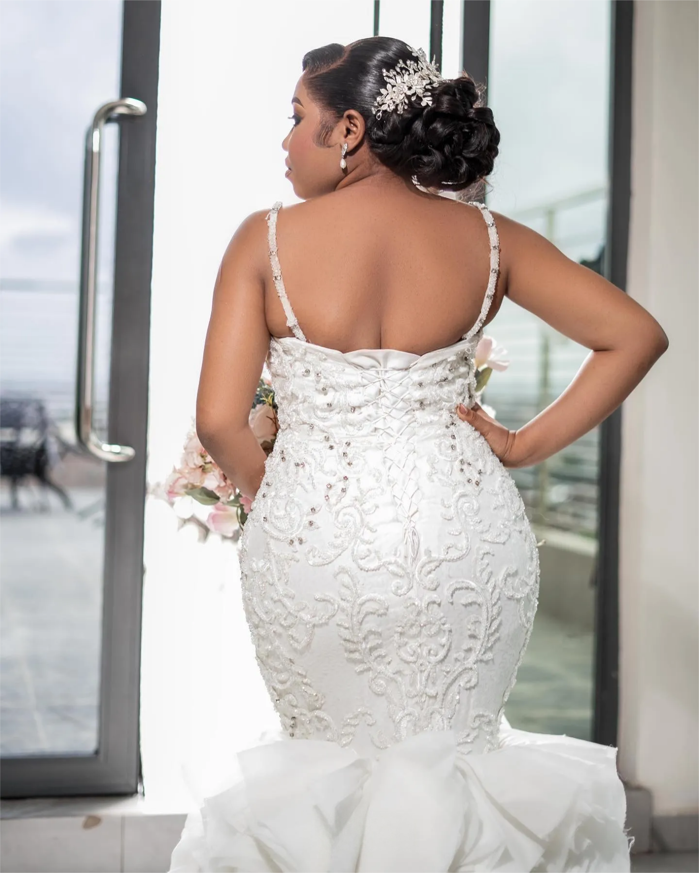 Ivory Mermaid Wedding Dresses Plus Size Lace Beaded Crystals Tiers Bridal Gowns Dresses