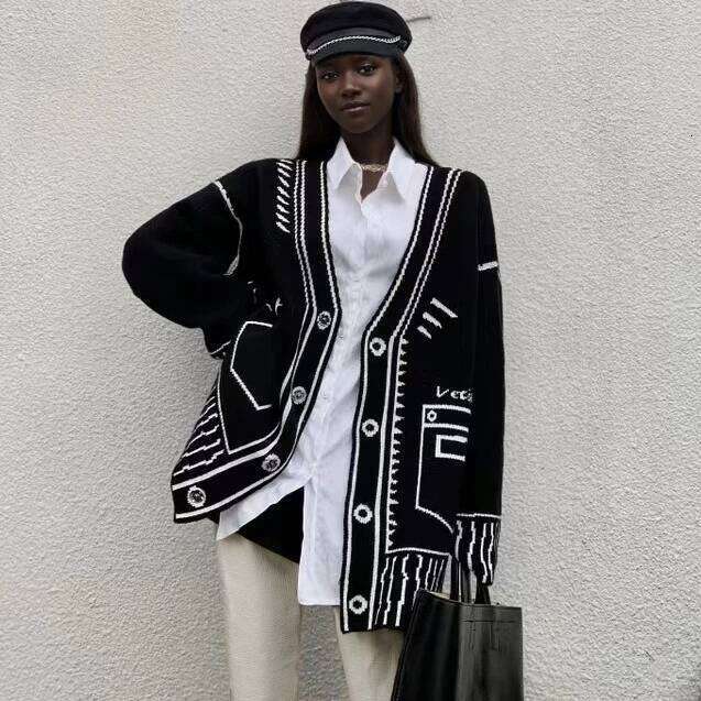 Women's Knitted Cardigan Coats Autumn Winter Color Matching Long-Sleeved Single-Breasted Decorative Pocket Sweater Jacket Women