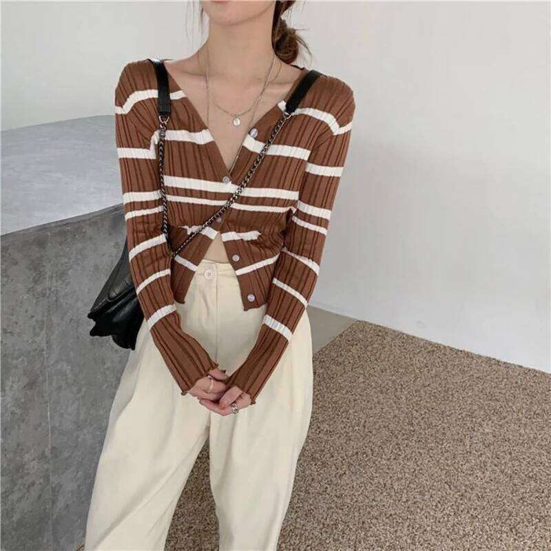 Y2k Stripe Women Cardigan Korean Knitted Slim Button Female Casual Tops Autumn New Fashion All Match Chic V Neck Ladies Crop Top Designer Sweater Wome