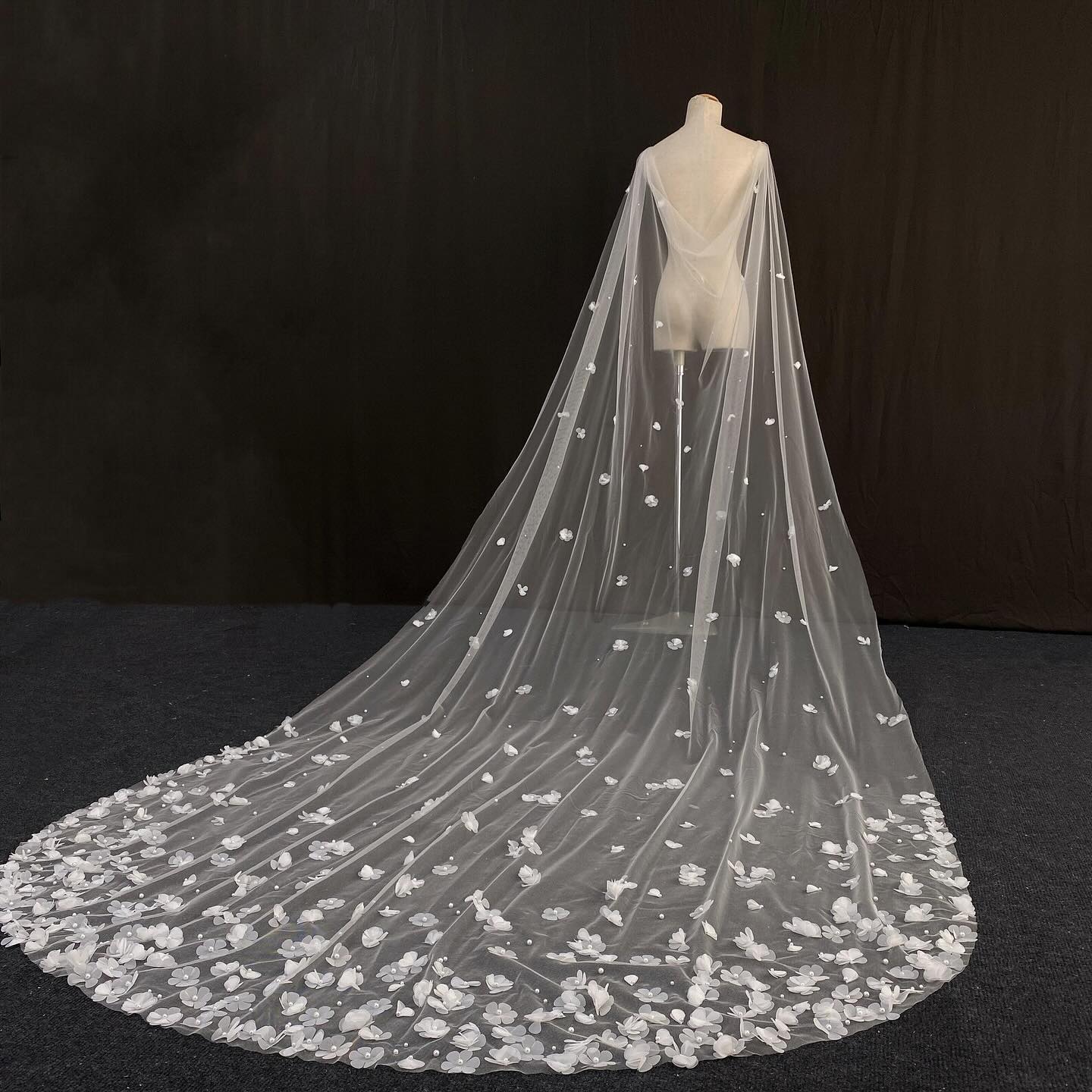 Nice-looking Bridal Veils Women One-Layer Appliques Edge Bride Complementos Wedding Accessories Velo De Novia Customized