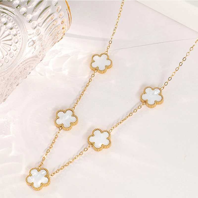 14K Gold Plated Stainless Steel Necklace Woman Five Leaf Petals Double Sided Necklaces for Women Pendant Flower Clover JewelryXJ251030