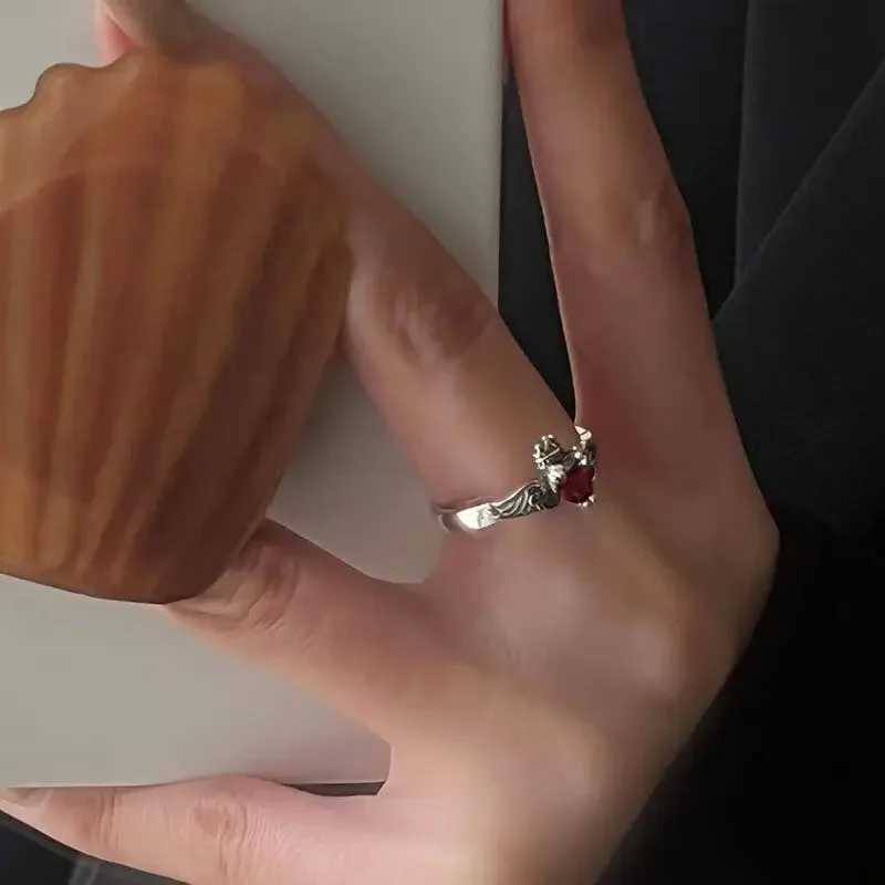 Heart Red Zircon Rings for Women Retro Gothic Crown Wing Silvery Ring Fashion JewelryW251030