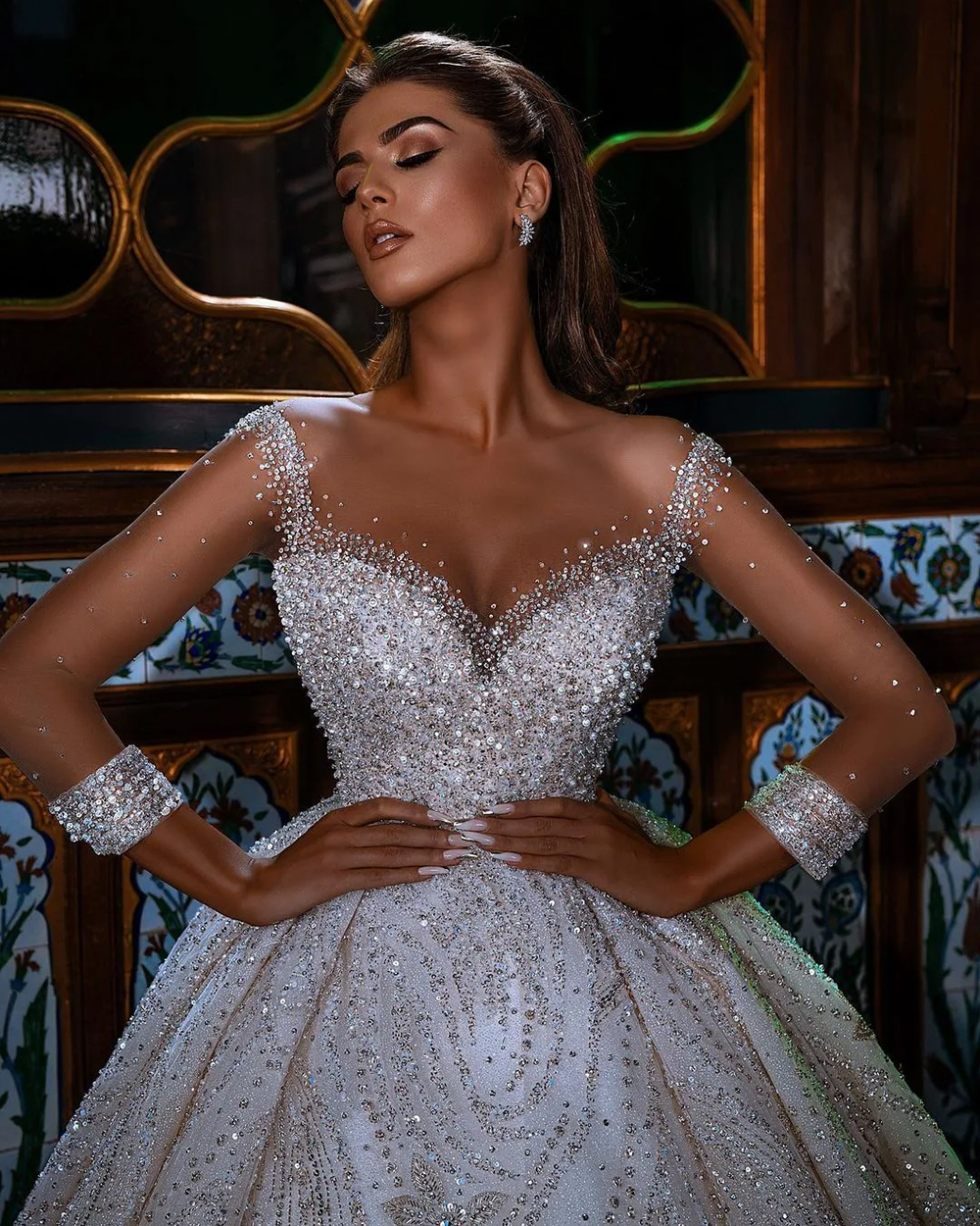 Luxury Crystal Ball Gown Wedding Dress Customized Sparkly Sequins Beads Bridal Dresses Backless Wedding Gowns