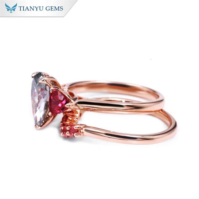 Tianyu Gems Color Gemstone Pigeon Blood Lab Ruby with Gray Mossanite Lab Diamond Rose Gold Rings Set for Women
