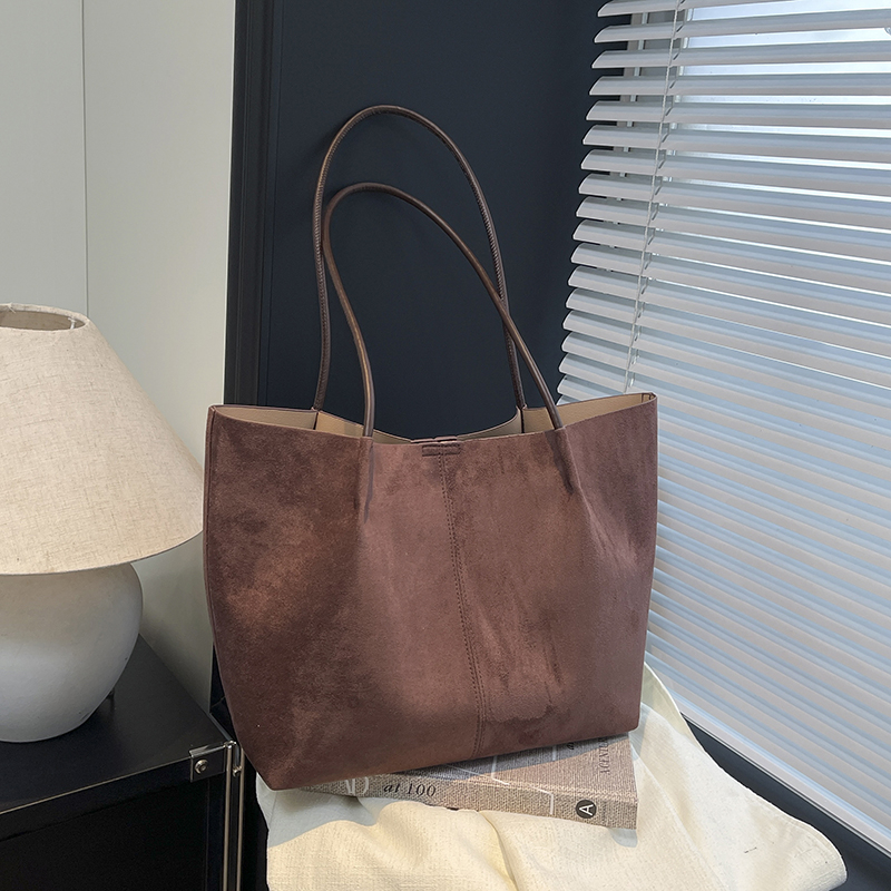 Autumn women's fashionable large capacity synthetic leather handbag, casual simple classic work shoulder bag, popular student fashion crossbody b