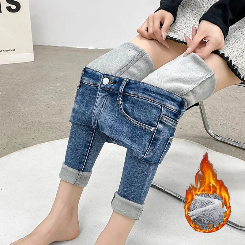 Winter Women Chic Plush High Waist Jeans Girls Snow Warm Thicken Thermal Denim Trousers Lady Straight Leg Fleece Pants 251029