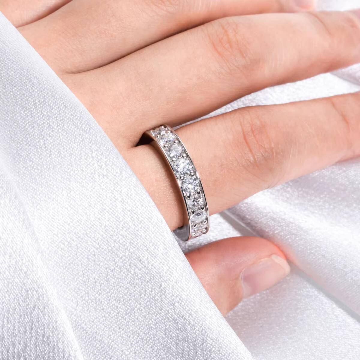Fashion Jewelry 925 Sterling Silver Row Stacked Ring Moissanite Diamond Wedding Engagement Ring for Women