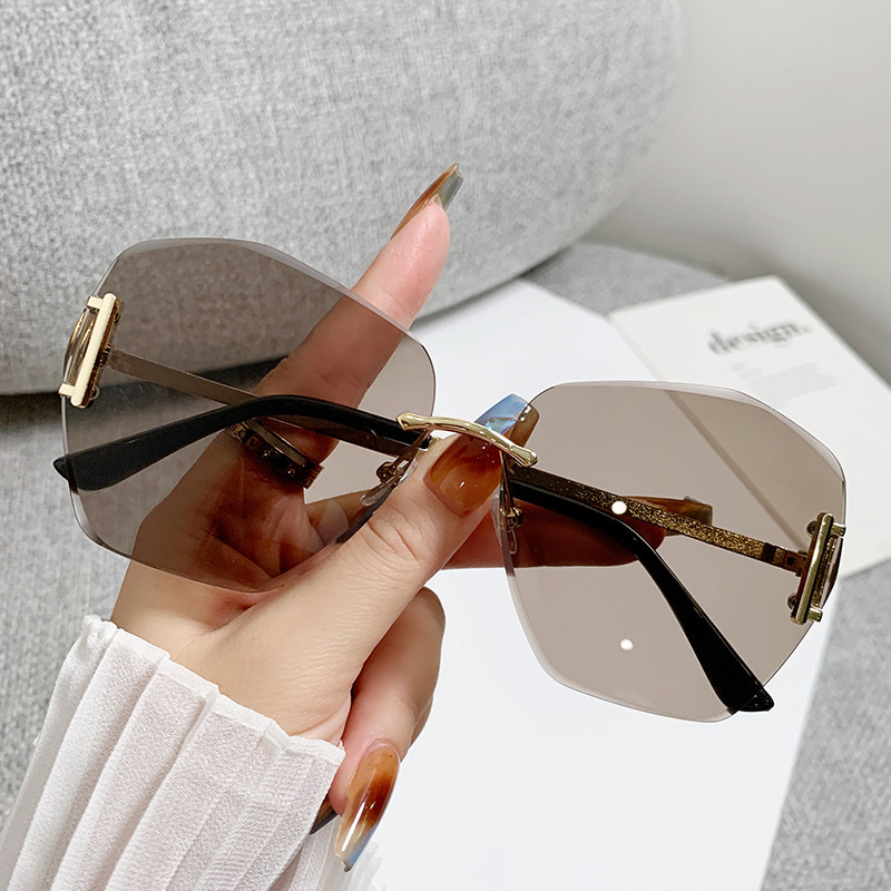 New Frameless Polygon for Women, High-End UV Protection Glasses, Fashionable Big Slimming Bare Face Sunglasses