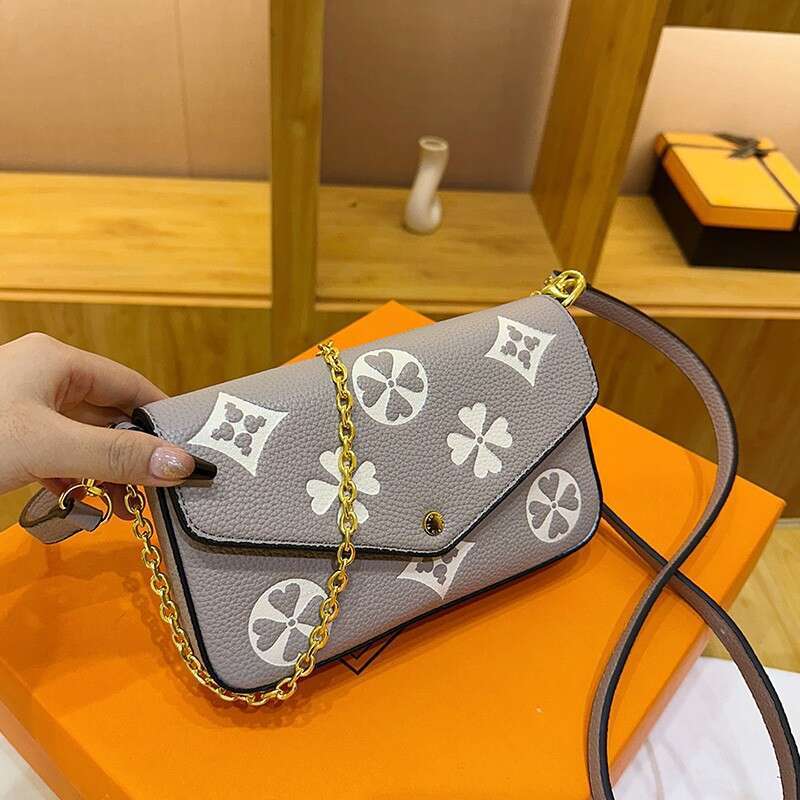 Designer bag 2025 Chain for Women High-end Small Fashion Envelope Single Shoulder Underarm Three-in-One Women's Bag