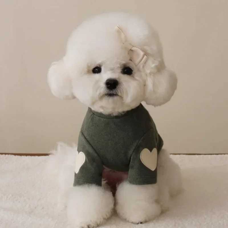 Autumn and Winter Dog Base Shirt Cute Love Bear Teddy Yorkshire Hoodie Dog Cat Pet Love Warm Clothes Designer Dog Clothes C251030
