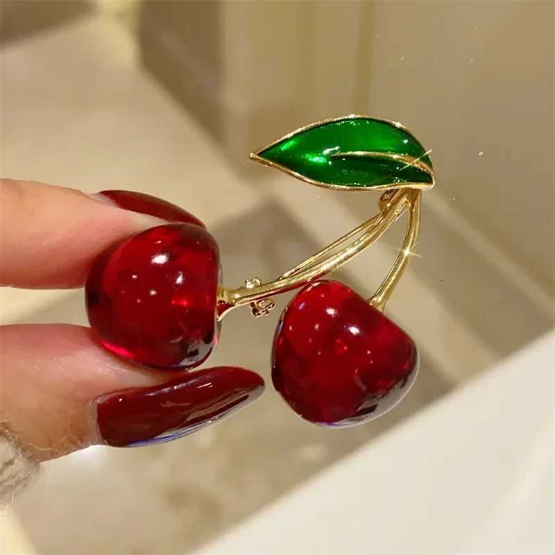 1Pc Cherry Brooch for Women Men Exquisite Cute Cherry Fruit Pins Jewelry Trendy Accessories Birthday Party Gifts 2025 Y251029