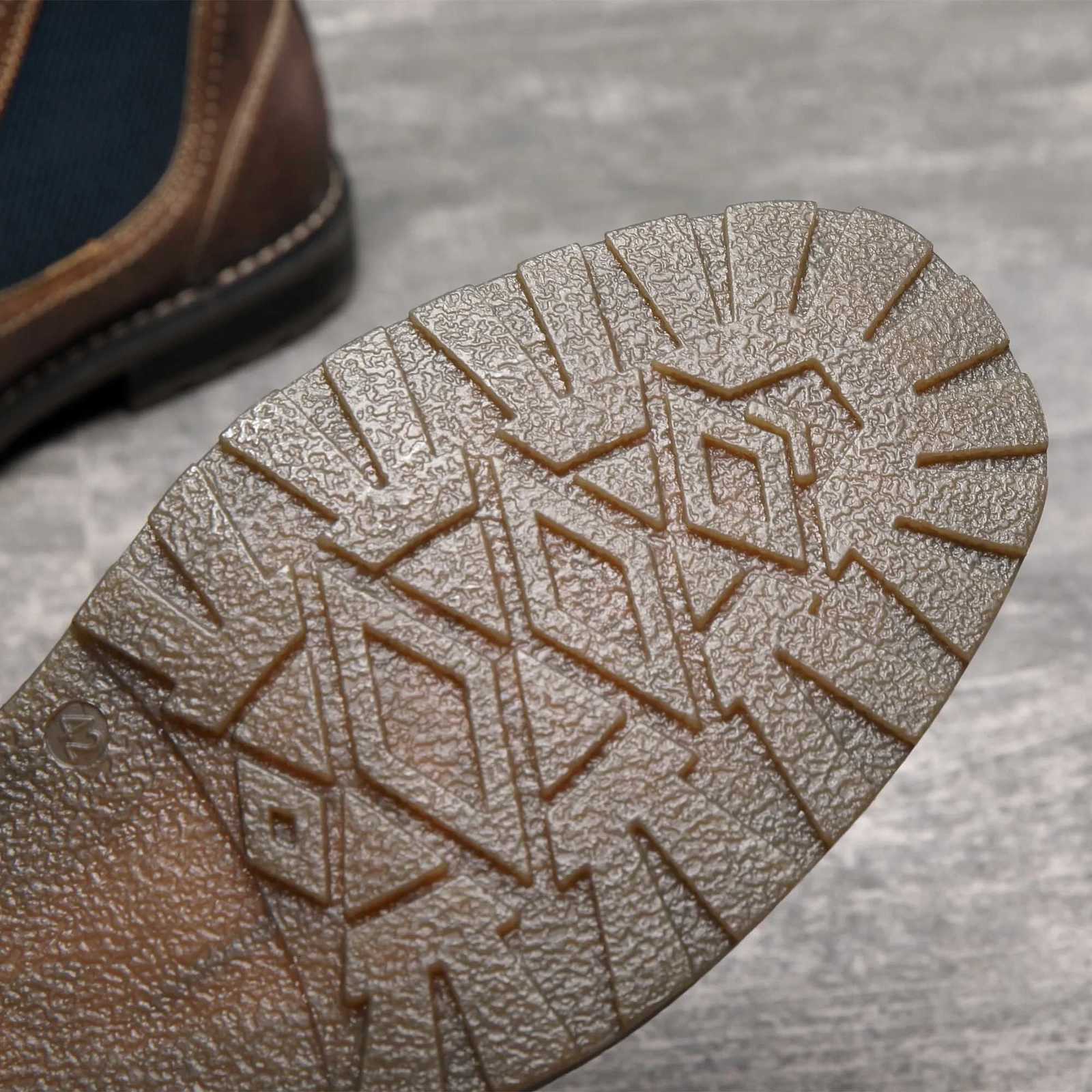 BHKH 2025 Men Chelsea Boots New Winter Men Boots Soft Leather Elastic Strap Ankle Boots Smart Formal Business Casual Man Shoes Z251029