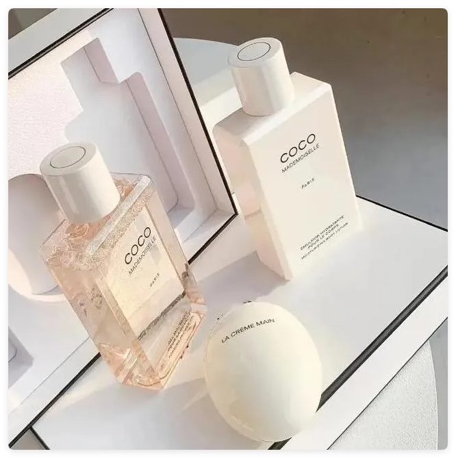 New Camellia LA CREME 3 In 1 Set Foaming Shower Gel Moisturizing Body Lotion 200Ml Hand Cream 50Ml Women Bath Sets