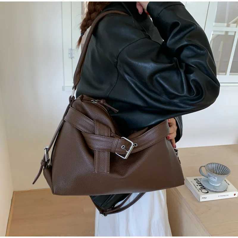 Designer bag Korean Brand Wen Shoder Bag Large Capacity Belt Design Crossbody Bag Trendy Hot Girl Motorcycle Bag Cmuter Tote Bag Y251029