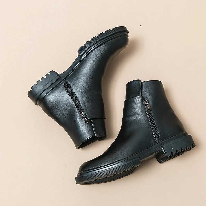 Men Casual British Style Short HighTop Shoe Fashion Man Classic Business Soft Leather Chelsea Boots Fashion Pointed Ankle Boots Z251029