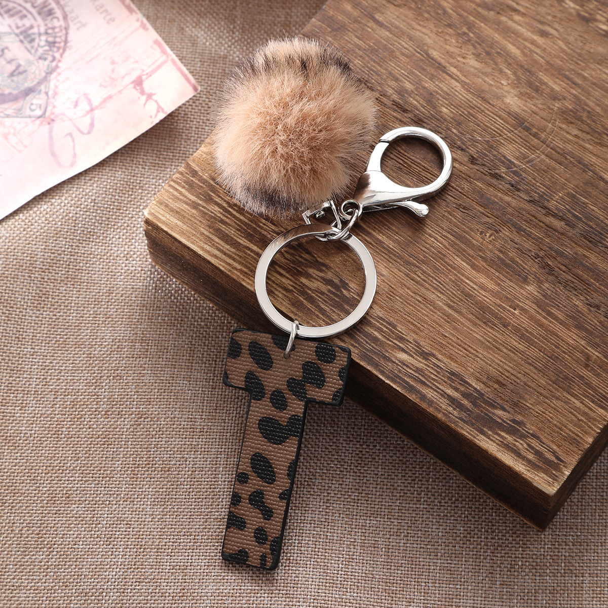Fashion Leopard English Alphabet Artificial Leather Keychain Exquisite Letter Keyring Women Handbag Charms Accessories Gifts 251110