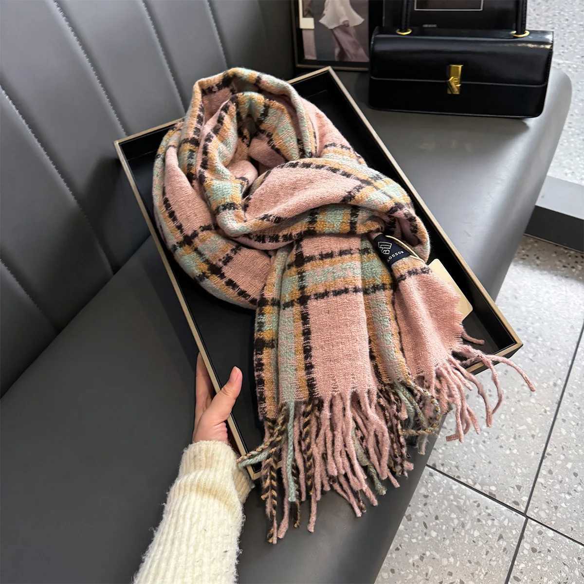 Winter Warmer Thickened Scarf For Women Elegant Tassel ShAWl 60200CM Faux Cashmere Warps Autumn Luxury BlanketW251030