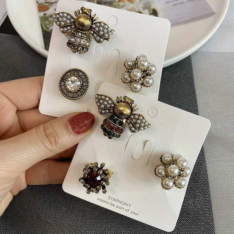 3 pcsset Palace Style Women Men Fashioni Crystal Bee Brooch Set Vintage Classic Lady Korean Style Insect Badges Y251029